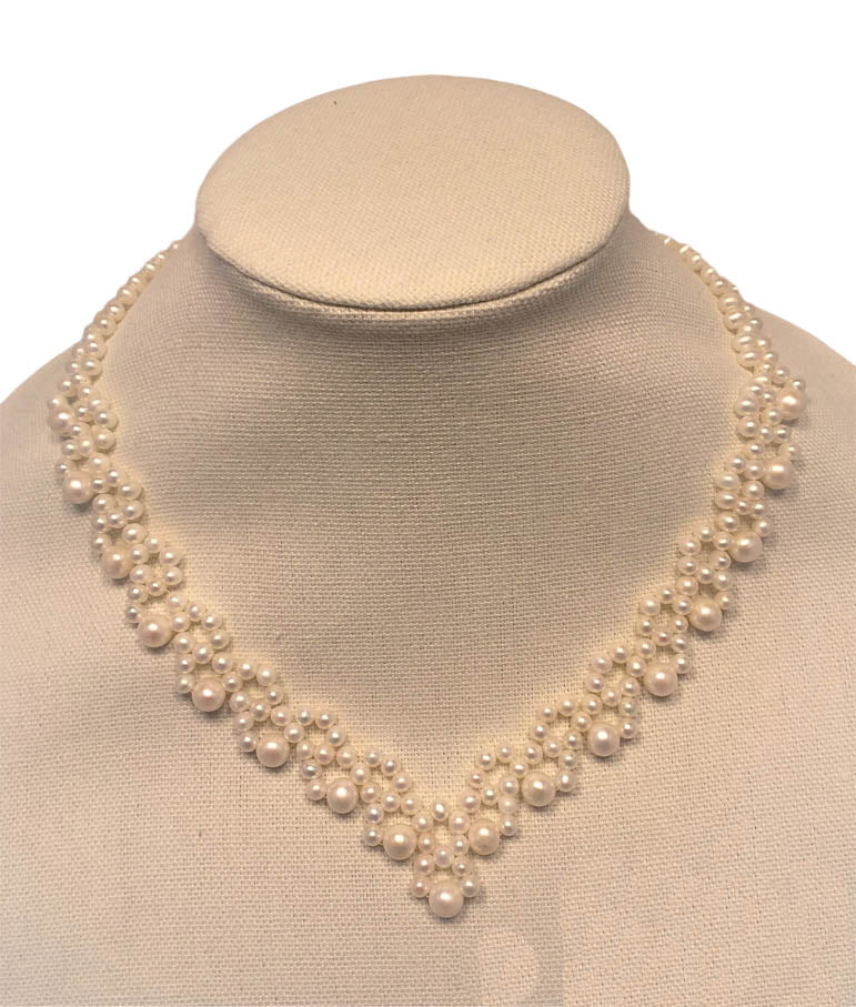 Stylish And Classic Pearl Necklace