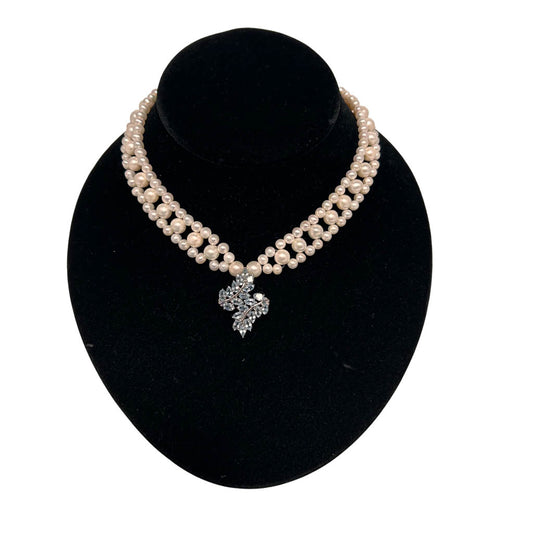 Elegant Pearl Necklace With Topaz Pendant